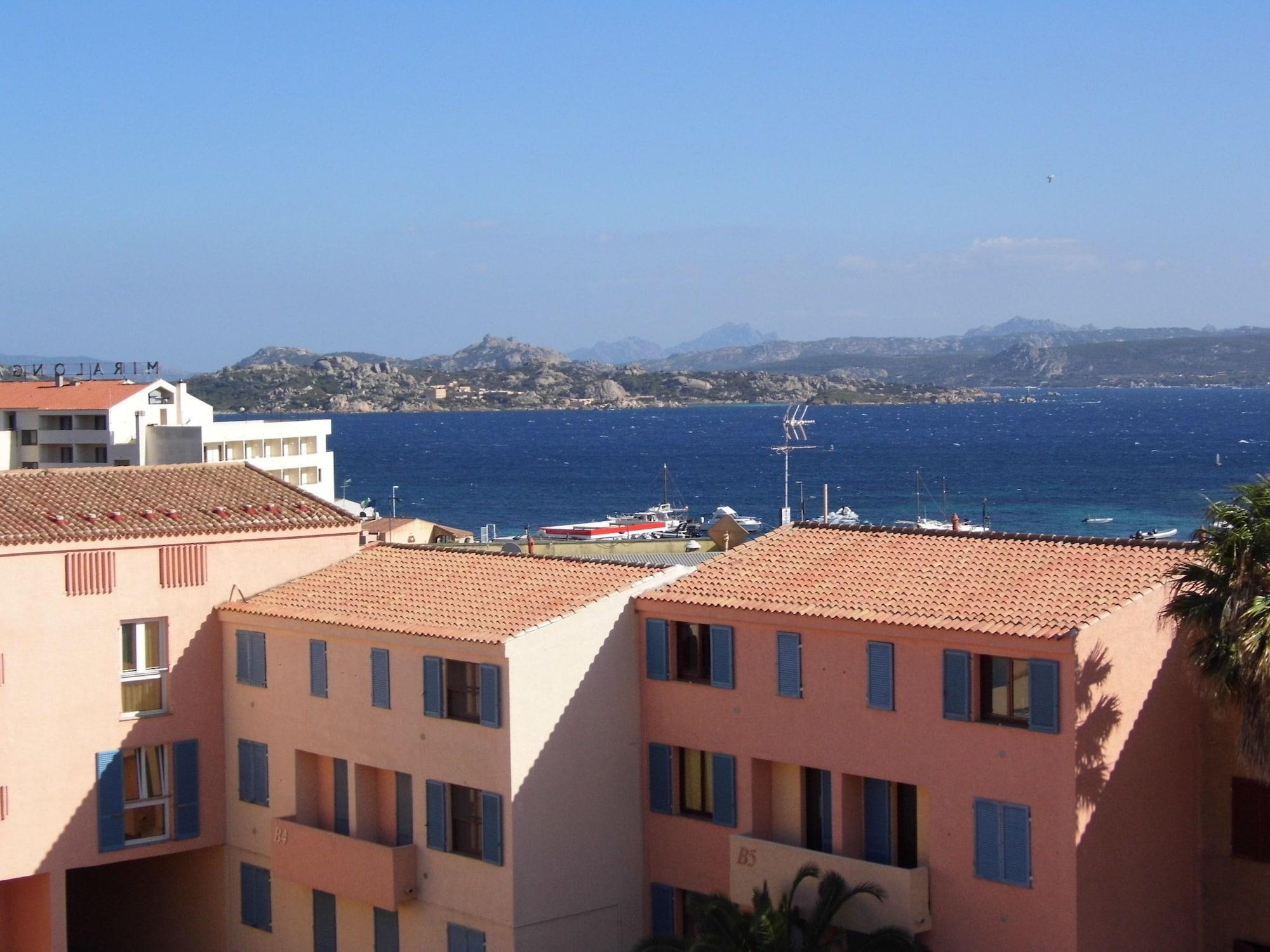 Le Nereidi Hotel & Residence Con Piscina-Tennis-Fitness-Parcheggio Coperto-Sala Conferenze La Maddalena  Kültér fotó