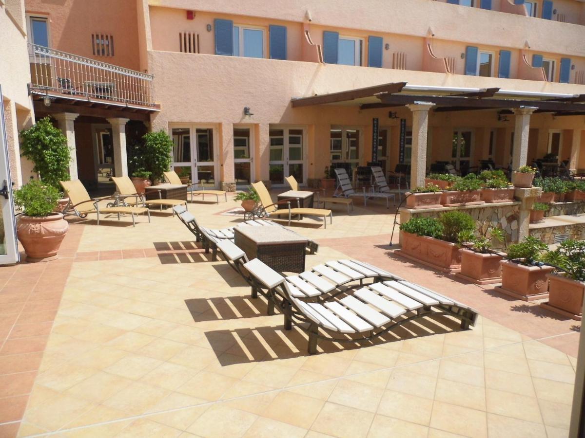 Le Nereidi Hotel & Residence Con Piscina-Tennis-Fitness-Parcheggio Coperto-Sala Conferenze La Maddalena  Kültér fotó