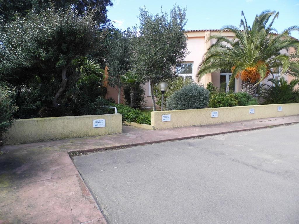 Le Nereidi Hotel & Residence Con Piscina-Tennis-Fitness-Parcheggio Coperto-Sala Conferenze La Maddalena  Kültér fotó